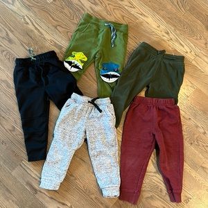 Lot of boy’s joggers (5 pairs)